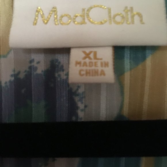 Brimming with Brio floral blouse - Size XL - Picture 4 of 4